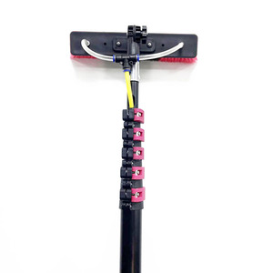 Brosse <span class=keywords><strong>de</strong></span> <span class=keywords><strong>nettoyage</strong></span> des panneaux solaires Offre Spéciale nettoyeur <span class=keywords><strong>de</strong></span> vitres larges alimenté en eau avec équipement <span class=keywords><strong>de</strong></span> <span class=keywords><strong>nettoyage</strong></span> <span class=keywords><strong>de</strong></span> vitres à tige - Product Image 1