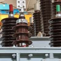 Transformateur de puissance toroïdal immergé dans l'huile à trois bobines 415V/480V à haute capacité de surcharge pour utilisation sur réseau instable Philippines Afrique