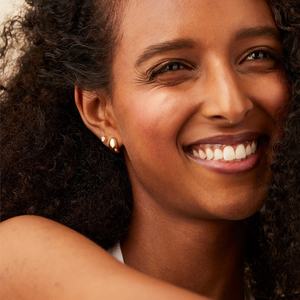 2025 nouvelle haute qualité délicate mode dames 925 bijoux en argent Sterling 18k plaqué or bombé boucles d'oreilles - Product Image 3