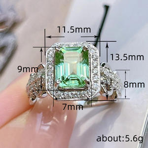 Bague de cocktail pour femme Q633 en or massif 18 carats avec topaze taille émeraude sertie pavé, bijoux fins géométriques pour fiançailles - Product Image 5