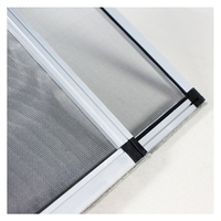2 packs de moustiquaires et de moustiquaires réglables de 21 à 37 pouces de large et de 18 pouces de haut pour fenêtre coulissante en PVC d'aluminium durable.