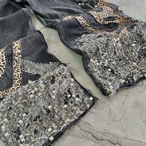 กางเกงยีนส์เดนิมผู้ชายทรงขาบานปักลายคุณภาพ<span class=keywords><strong>ส</strong></span>ูง ไซ<span class=keywords><strong>ส</strong></span>์ใหญ่ <span class=keywords><strong>ส</strong></span>ไตล์<span class=keywords><strong>ส</strong></span>ตรีท แต่งขาด ปะติด ปะต่อ - Product Image 3