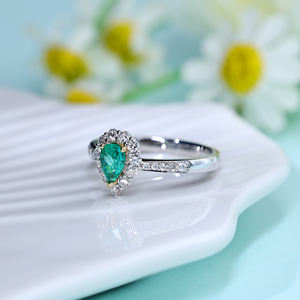 Bague de fiançailles de luxe en or blanc 18 carats plaqué rhodium avec émeraude taille poire, cadeau pour anniversaire de mariage, fête, petite amie - Product Image 3