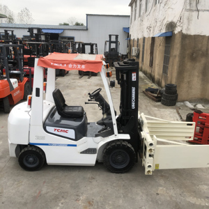 TCM 25 2,5 Tons Carretilla elevadora diésel usada 4WD Tres metros Dos etapas con abrazadera Buen Estado 1 año de garantía - Product Image 6