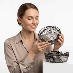 Bol de service classique en résine sculptée, fait main, empilable, compatible lave-vaisselle, écologique, pour salades, usage domestique et hôtelier, Uttar Pradesh - Product Image 1