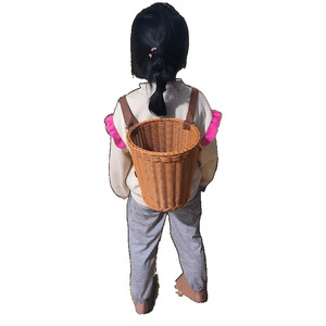Panier en bambou tissé à la main avec couvercle, idéal pour les sorties printanières et la cueillette de champignons, adapté à un usage domestique, aux courses et aux activités de plein air. - Product Image 4