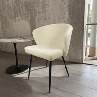 Chaise contemporaine rembourrée, design moderne, qualité supérieure durable, pour restaurant, dossier incurvé.