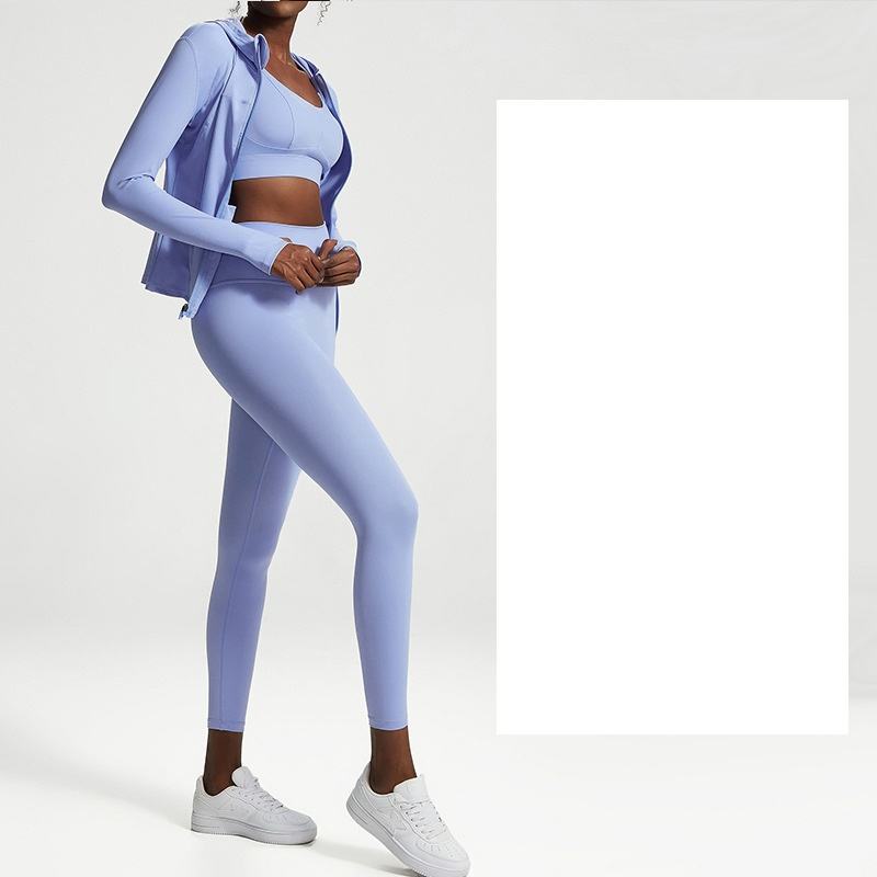 Voler un soutien-gorge bleu + Voler un pantalon bleu + Voler une veste bleue