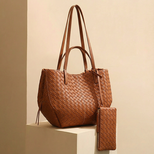 OEM New Designer Famous Brands Large Capacity Genuine Leather Tote <strong>Handbags</strong> for Women <strong>Luxury</strong> Ladies Handwoven Tote Bag with Logo - Product Image 3
