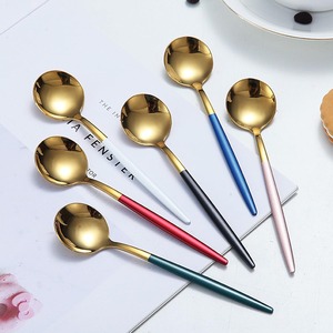 Ensemble de couverts en acier inoxydable de style européen, 24 pièces, finition miroir, avec <span class=keywords><strong>fourchette</strong></span>, <span class=keywords><strong>cuillère</strong></span>, <span class=keywords><strong>couteau</strong></span> (vert or) - Product Image 3