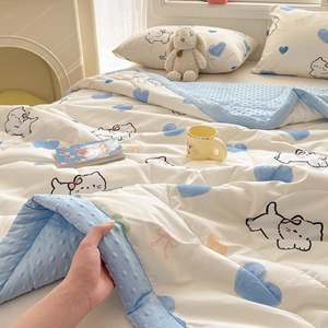 Edredón Ligero de Terciopelo con Estampado de Dibujos Animados para Dormitorio y Decoración del Hogar - Product Image 1