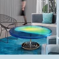 Table basse en résine à dégradé de couleurs fluide de luxe / Table centrale artistique avec base en piédestal chromé pour la décoration de la maison