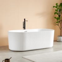 Baignoire autoportante en acrylique de haute qualité avec drain, style cannelé large, moderne, pour bain profond en intérieur, idéale pour appartement