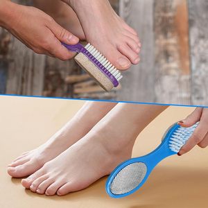Kit de Pedicura 4 en 1: Piedra Pómez, Cepillo Exfoliante para Pies, Removedor de Callos y Limas de Plástico para Eliminar Piel Muerta - Product Image 5