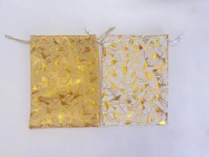 Pochette à bijoux en velours recyclable personnalisée avec cordon de serrage, finition sérigraphiée pour colliers, montres, pierres précieuses, vêtements - Product Image 6