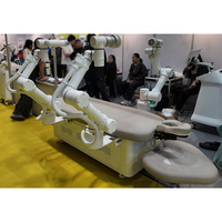 Robot de massage IA à 3 bras avec table et panneau de contrôle tactile, ajustement automatique de la zone et de la force de massage ; à utiliser dans les salles de sport, les spas, les hôtels, les centres sportifs