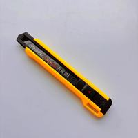 Couteau en acier inoxydable de 18mm multi-outils personnalisés Couteau utilitaire coupe-boîte en papier rétractable automatique de sécurité au carbone