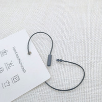 Étiquette personnalisée en PVC noir gaufré avec logo, pour vêtements, sacs à cordon et chaussures – Fabrication tendance du Zhejiang