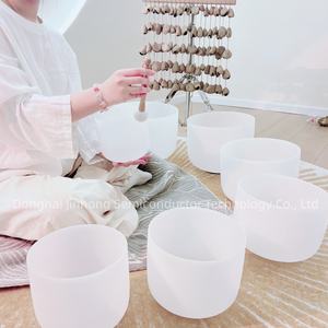 Bols chantants en cristal de quartz givré, notes A B C D E F G, ensemble de <span class=keywords><strong>7</strong></span> bols chantants en cristal, 432 Hz - Product Image 2