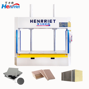 Machine de laminage à froid pour la production de planches de terrasse composite, de revêtements de sol en bois composite et de panneaux à trous pour chariots élévateurs robustes - Product Image 3