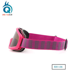 गुलाब लाल या इच्छित रंग बच्चों स्की काले चश्मे सुपर आरामदायक TPU फ्रेम बेलनाकार लेंस बच्चों स्की काले चश्मे - Product Image 6