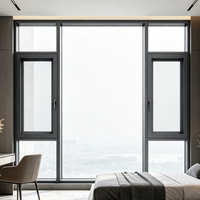Fenêtre à châssis multi-chambres avec système de drainage dissimulé, insonorisation et isolation thermique, en aluminium et verre, à ouverture battante