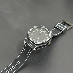 Nuevo Reloj para Hombre con Logotipo Personalizado, Movimiento de Cuarzo, Correa de Silicona, Minimalista, Color Blanco Mate y Negro, Etiqueta de Polígono de Dibujos Animados - Product Image 1