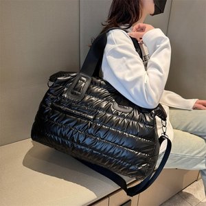 กระเป๋าเดินทางเส้นทแยงมุมสะพายไหล่เส้นเดียวเงางามสไตล์ใหม่เหมาะสำหรับการว่ายน้ำโยคะและการเดินทาง - Product Image 3