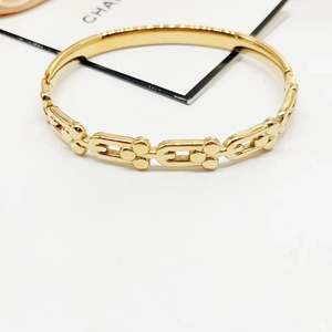 สร้อยข้อมือแฟชั่นแบบโซ่ 316L สแตนเลสสตีล ชุบทอง PVD ทนทาน เป็นมิตรต่อสิ่งแวดล้อม สำหรับผู้หญิงและผู้ชาย - Product Image 1