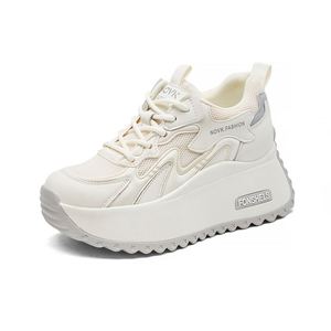 Chaussures décontractées tendance pour femmes à lacets, respirantes, à semelles épaisses, avec talons intégrés, baskets blanches polyvalentes et robustes pour la marche - Product Image 1