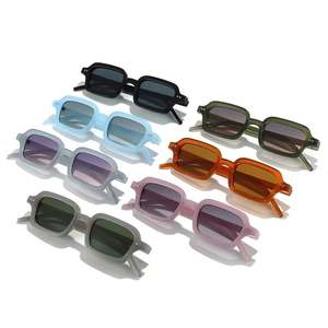 Lunettes de soleil carrées à petite monture, couleur gelée, avec rivets, protection UV400, personnalisables avec logo, pour hommes et femmes, collection mode 2025 - Product Image 3