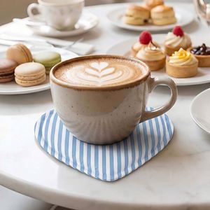 Posavasos de tela suave con forma de corazón, resistente al calor, creativo, con rayas, para decoración del hogar, cafetería, bodas, cumpleaños y fiestas. - Product Image 2