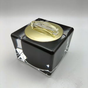Échantillon gratuit Bouteille cosmétique vide en acrylique noir carré classique Face <span class=keywords><strong>Crea</strong></span> - Product Image 2