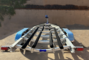 Vente directe d'usine, remorque de bateau <span class=keywords><strong>en</strong></span> aluminium à deux essieux de 27 pieds avec couchettes <span class=keywords><strong>en</strong></span> <span class=keywords><strong>bois</strong></span>, adaptée aux bateaux de 26 pieds, poids total de 665 kg - Product Image 4