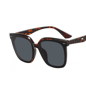 Gafas de Sol Modernas para Mujer, de Alta Gama, Resistentes a los Rayos UV, Protección Solar - Product Image 3