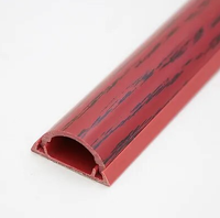 Goulotte de câblage en PVC imitation bois avec autocollant de fixation