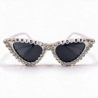 Lunettes de soleil personnalisées Pafu avec strass pour mariée, lettres personnalisées, pour enterrement de vie de jeune fille, cadeau de mariage, lunettes de soleil œil de chat pour fête