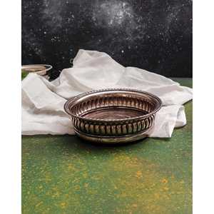 Gabriella P. Wood fabricó un posavasos promocional grande. - Product Image 2