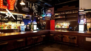 Moderno Café Bar Muebles Conjunto Decoración OEM Bar Vino Tienda Mostrador Diseño Personalizado Bar de madera - Product Image 2