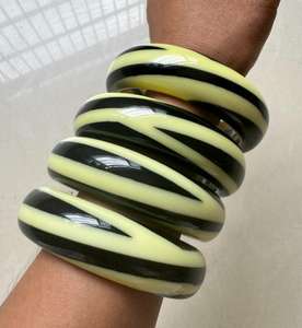 Kaimei 2026 joyería de moda mujeres grandes pulsera de resina acrílica gruesa mujeres Irregular blanco negro leopardo pulsera brazaletes joyería - Product Image 4