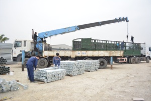 Pieux de fondation solaires à vis avec bride en acier galvanisé à chaud pour système de montage photovoltaïque – Installation facile - Product Image 5