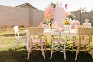 Chaise pour enfants en rotin faite à la main de luxe pour événements pour enfants, décoration de mariage bohème, siège pour enfants en canne naturelle - Product Image 1
