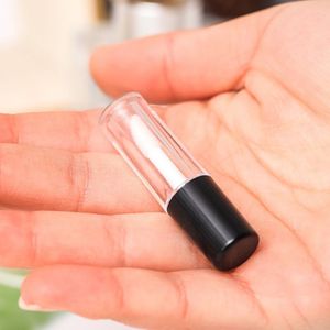 Tubos vacíos para brillo labial de 1.2ml, de plástico transparente con tapón interno y tapa blanca y negra para tinte labial. - Product Image 2