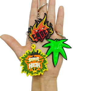 Fabricant en gros de porte-clés souvenirs en PVC entièrement personnalisés en silicone souple 2D - Product Image 2