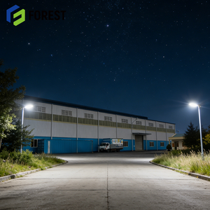 Entrepôt en structure métallique à panneaux sandwich pour le stockage au Canada, atelier léger résistant aux tremblements de terre avec isolation en laine de roche, Québec - Product Image 1