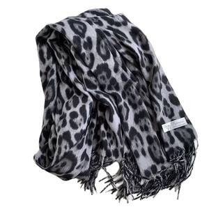 Écharpe en fourrure mi-longue pour femmes, style coréen, imprimé léopard, chaude et polyvalente, écharpe décorative pour l'automne/hiver - Product Image 1