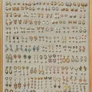 2024 nuevos pendientes <span class=keywords><strong>de</strong></span> <span class=keywords><strong>perlas</strong></span> simples versátiles <span class=keywords><strong>de</strong></span> moda y populares pendientes <span class=keywords><strong>de</strong></span> tuerca <span class=keywords><strong>de</strong></span> gama alta con diseño <span class=keywords><strong>de</strong></span> nicho femenino - Product Image 1