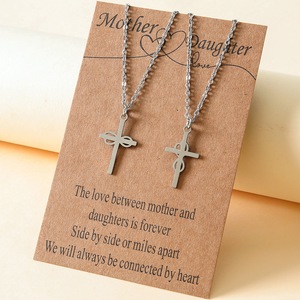 Collar Personalizado <span class=keywords><strong>de</strong></span> Acero Inoxidable con Doble Corazón Hueco para el Día <span class=keywords><strong>de</strong></span> la Madre, Cadena <span class=keywords><strong>de</strong></span> Clavícula para Padres e Hijos - Product Image 2
