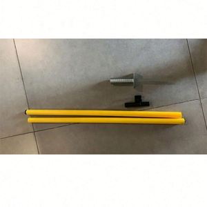 ธงฟุตบอลพิมพ์ลายสองด้าน ขนาด 30x45 ซม. พร้อมเสาเหลืองขาวและเสาโลหะสำหรับปักสนามหญ้า รับผลิตตามสั่งพร้อมโลโก้ - Product Image 4