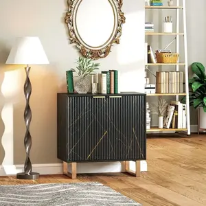 Credenza <span class=keywords><strong>effetto</strong></span> <span class=keywords><strong>marmo</strong></span> nero BIEN con gambe in metallo color oro, porte scanalate e finitura nera testurizzata - Product Image 4